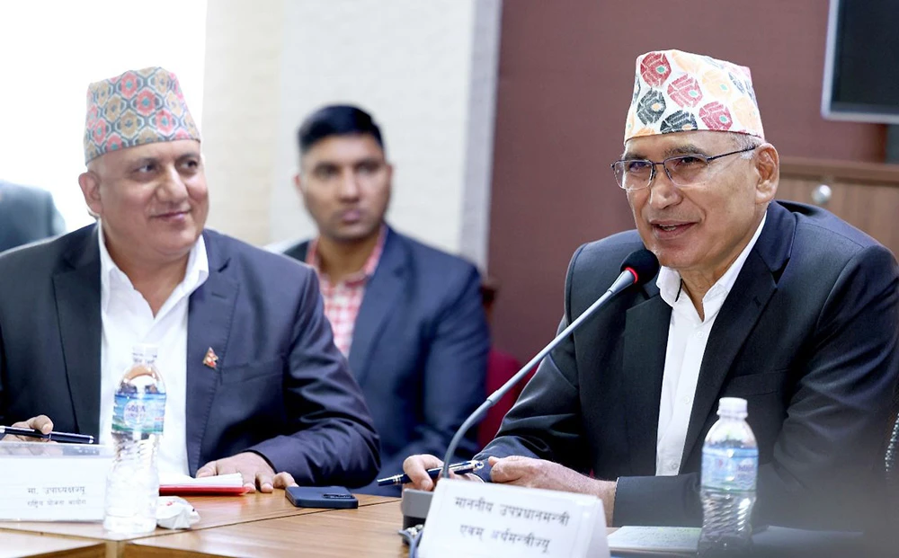 बजेटका उद्देश्य पूरा गर्ने गरी काम गर्न अर्थमन्त्री पौडेलको निर्देशन