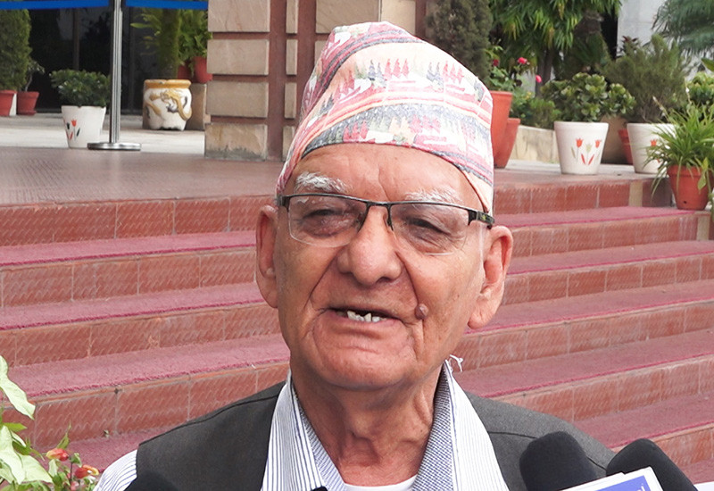 मुलुकलाई ठिक ठाउँमा लाने हो भने शिक्षाको जिम्मेवारी राज्यले लिनुपर्छ : चित्रबहादुर केसी
