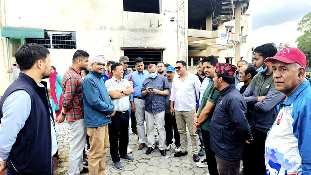 पार्टी कार्यालयको पुनर्निर्माण शुरु गर्न एमालेको कार्यकर्तालाई अपिल
