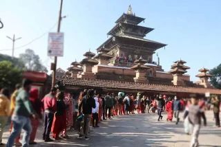 महानवमीका दिनमात्र खुल्ने तलेजु भवानी मन्दिरमा भक्तजनको भीड