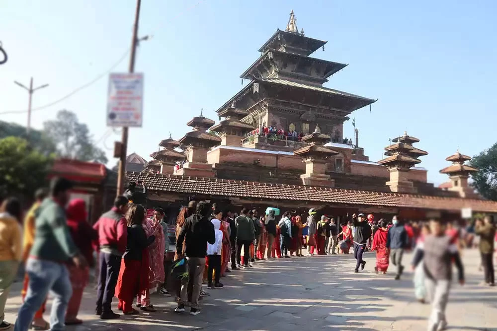 महानवमीका दिनमात्र खुल्ने तलेजु भवानी मन्दिरमा भक्तजनको भीड