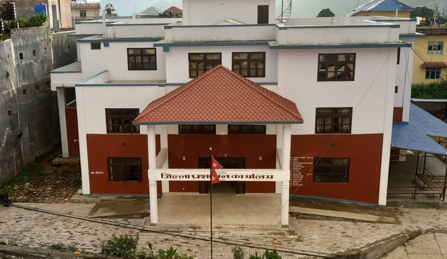 कामदारलाई २ महिनादेखि तलब नदिईएको भन्दै सर्देवास्थित सिजि कम्पनीमा तालाबन्दी