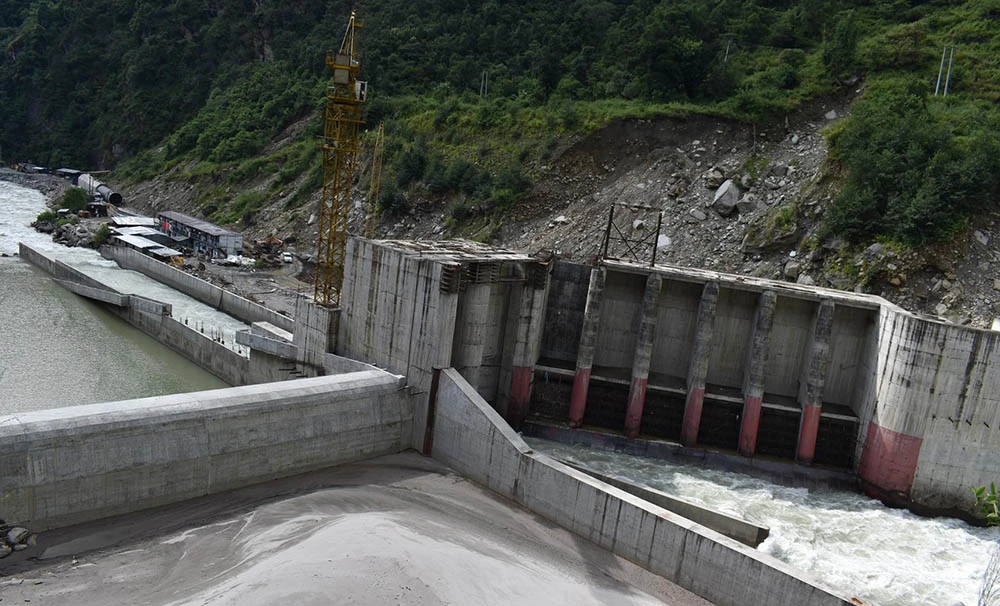 बाढीले देशभरका १३ जलविद्युत आयोजनाको उत्पादन बन्द