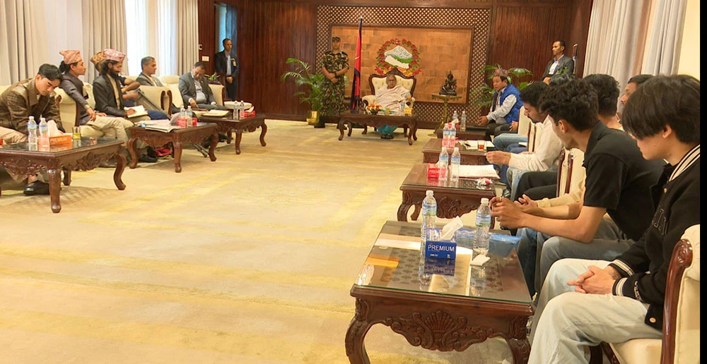जेनजी आन्दोलनका घाइतेहरूसँग प्रधानमन्त्री कार्कीको चार घण्टाभन्दा बढी छलफल