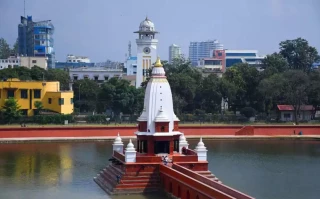 भाइटीकामा मात्र खुल्ने  रानीपोखरीको बालगोपालेश्वर मन्दिर बिहानैदेखि खुल्ला