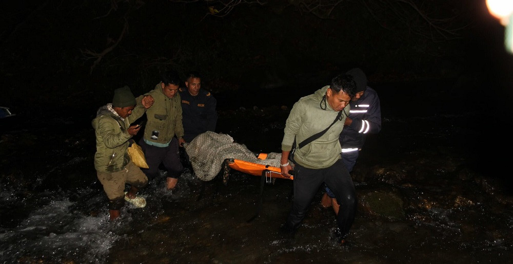 रोल्पामा अटो दुर्घटना हुदा चालकसहित ७ जना घाइते