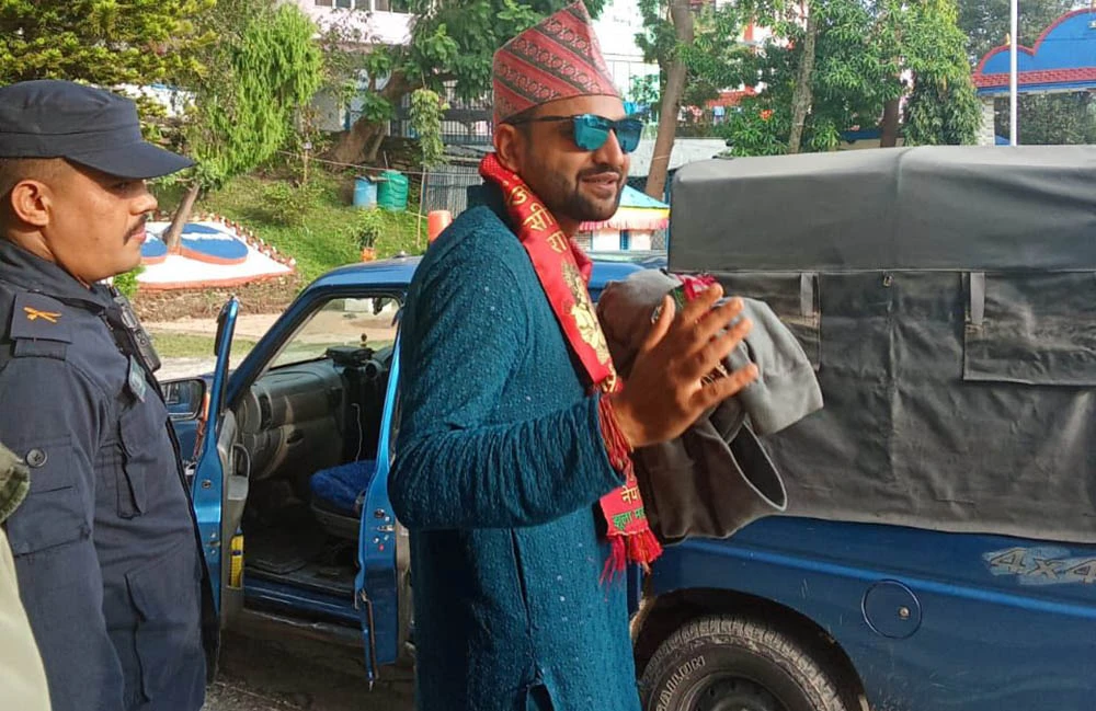 सरकारसँग डा. निकोलस भुसाल र हरिश विष्टको ६ बुँदे सहमति :  अनसन तोडियो
