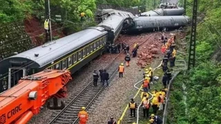 चीनमा रेल दुर्घटना : ११ रेलवे कामदारको मृत्यु