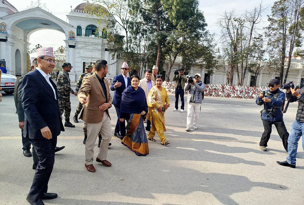पूर्वराष्ट्रपति भण्डारीबाट भदौ २४ मा आगजनी भएको सिंहदरबारको अवलोकन
