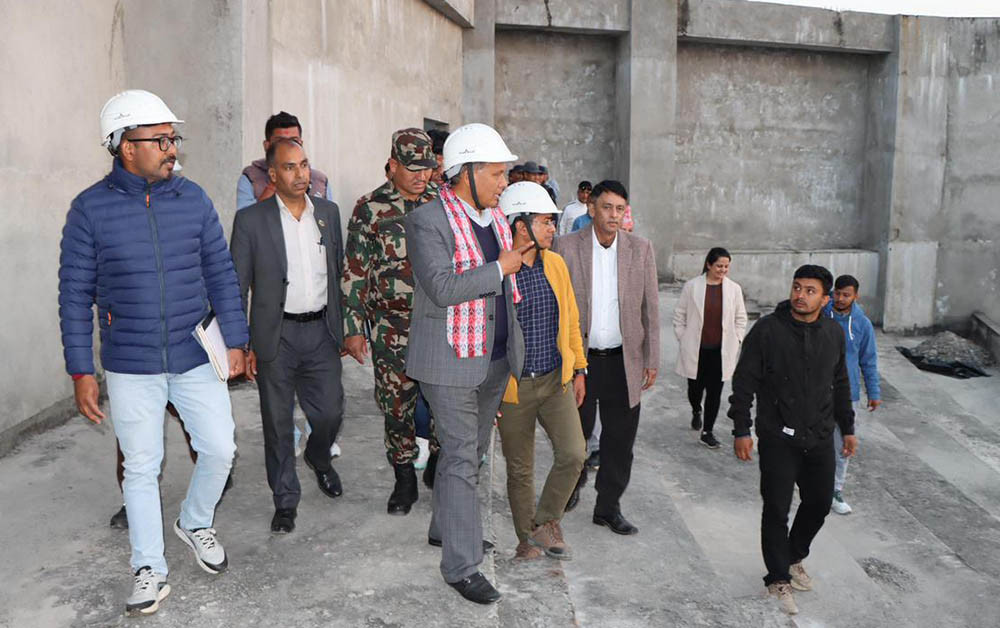 मन्त्री घिसिङद्धारा २०७७ सालदेखि निर्माणाधीन भरतपुर सिटीहलको निरीक्षण