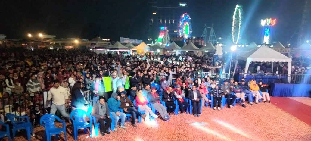 बुटवल मेला : फोटो प्रदर्शनीमा अवलोकनकर्ताको चासो