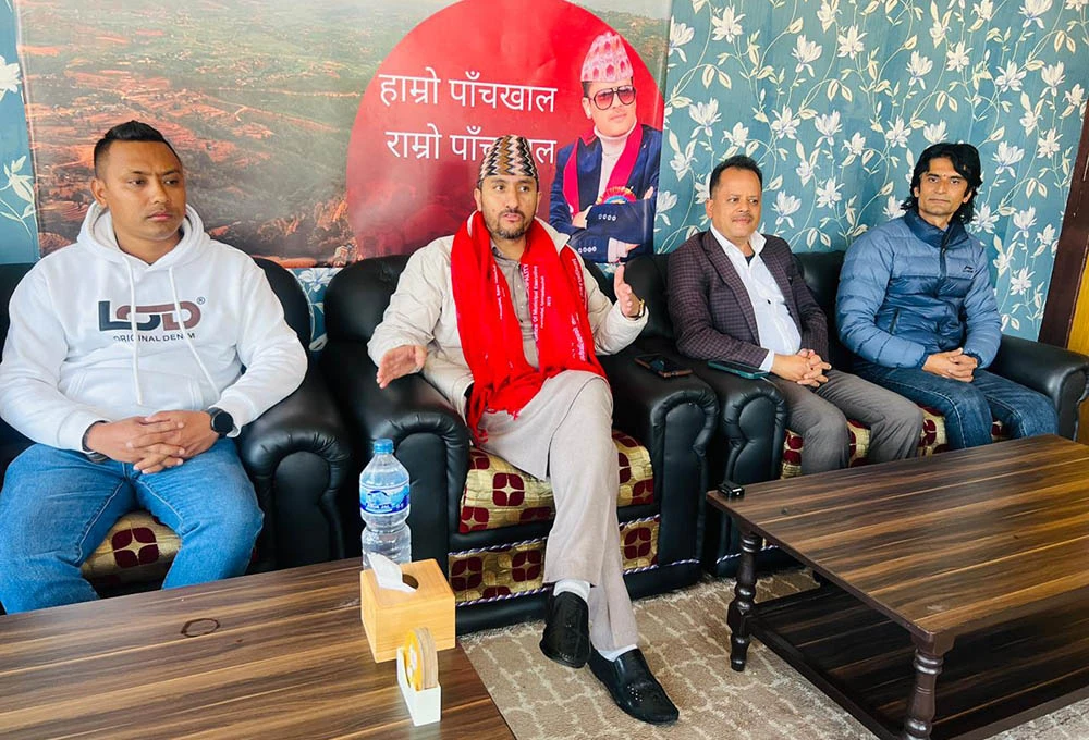 निर्धारित समयमै निर्वाचन गर्न सरकार प्रतिबद्ध छ : सञ्चारमन्त्री खरेल