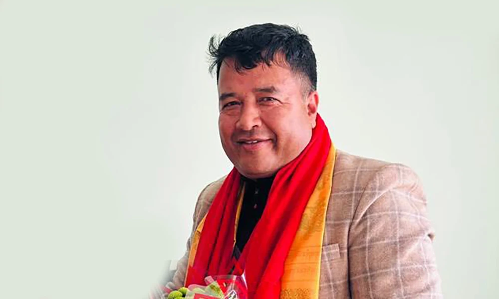 बालेन-रवि एकता बारे महेश बस्नेतको टिप्पणी : नगरपालिका फेर्न नसक्नेले अब देश फेर्छ !