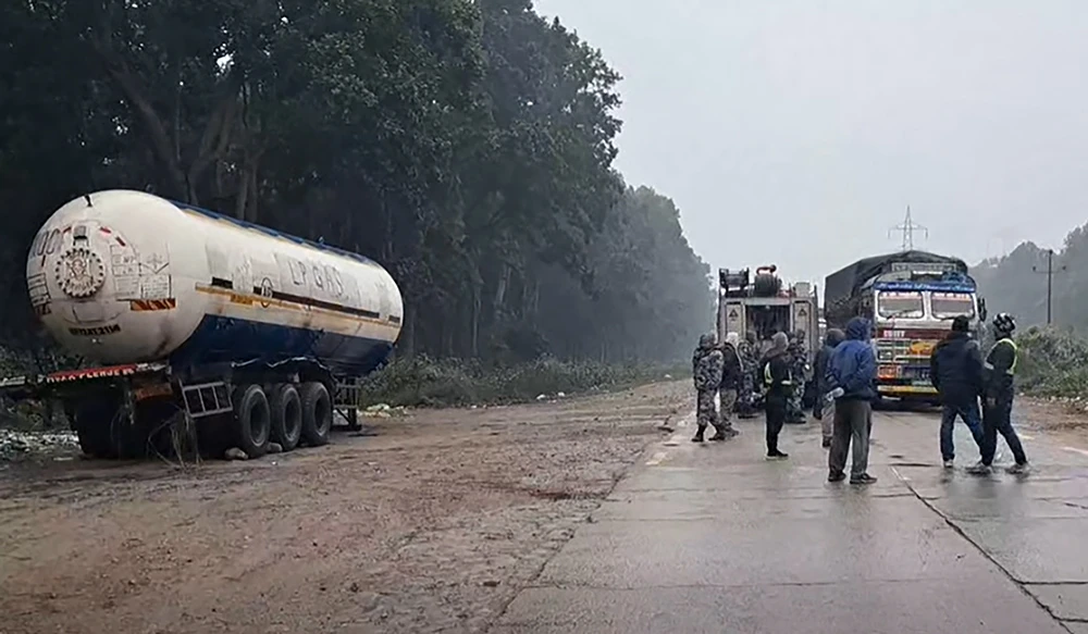 मध्यपूर्व तनावले तेल र ग्यासको मुल्य आकासियो : विश्व शेयर बजारमा गिरावट