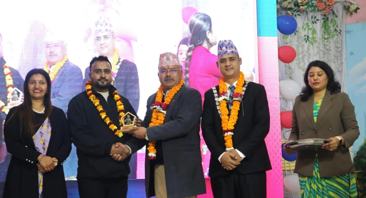 १०औं स्थापना दिवसमा देवदह जेसीजद्धारा शैशिक्षक सामग्री वितरण