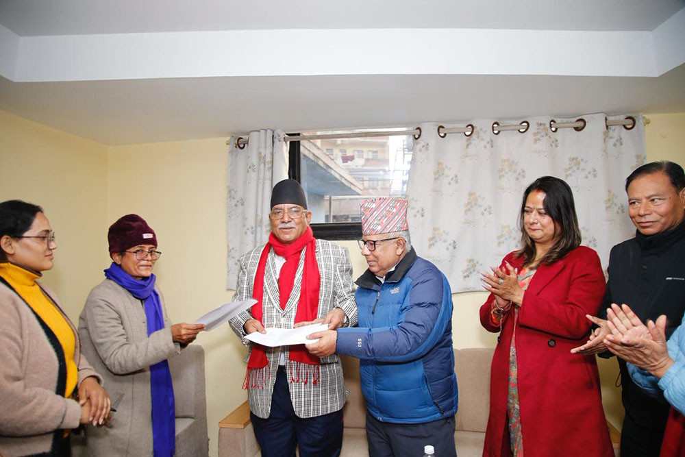 जनयुद्धले उठाएका मुद्दा पूरा नभएसम्म शान्ति सम्झौताको सम्पूर्ण कार्यान्वयन असम्भव : प्रचण्ड
