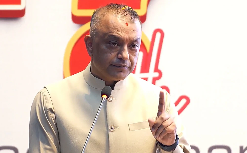 गगन थापाको घोषणा : १० लाख आयसम्म कर लिदैनौं, १५ लाख रोजगारी सिर्जना गर्छौं