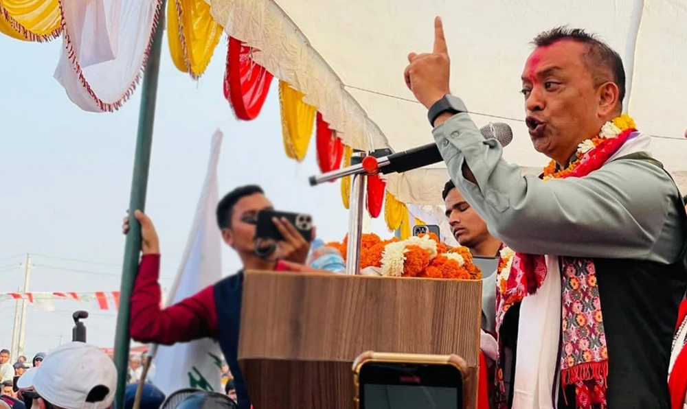 एक्लै गर्न सक्छु भन्ने प्रवृतिले देशलाई फेरी दुर्घटनामा लैजान्छ :  गगन थापा