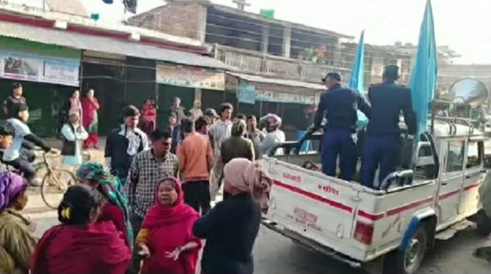 रास्वपाको झन्डा राखेको जिपबाट मदिरा र खाद्यान्नसहितका सामग्री बरामद