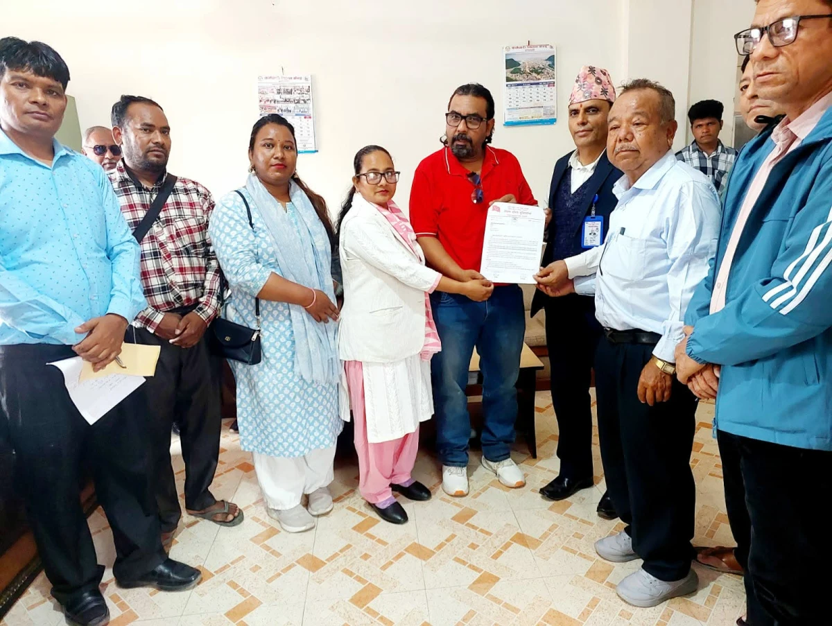 घरबेटीलाई गाडीमा लैजाने शिक्षा मन्त्री श्रेष्ठलाई अदालतमा उपस्थित हुन सर्वोच्चको आदेश