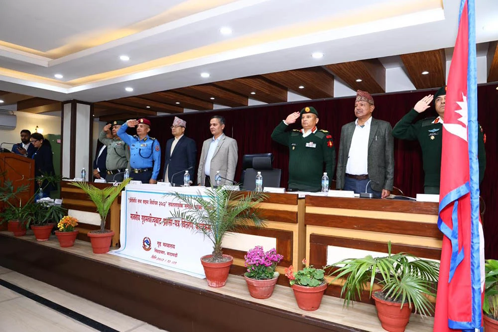 राजीनामाको हल्लाका बीच रास्वपा समापति लामिछानेसँग गृहमन्त्री गुरुङको भेटवार्ता