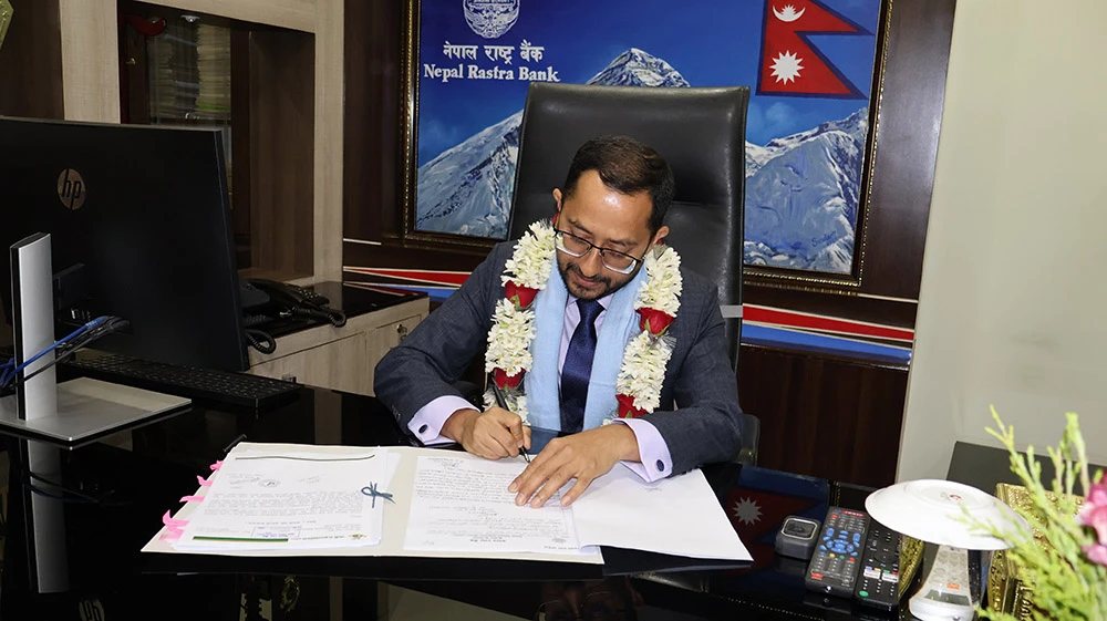 डेपुटी गभर्नरमा नियुक्त पण्डितको शपथसँगै पदबहाली