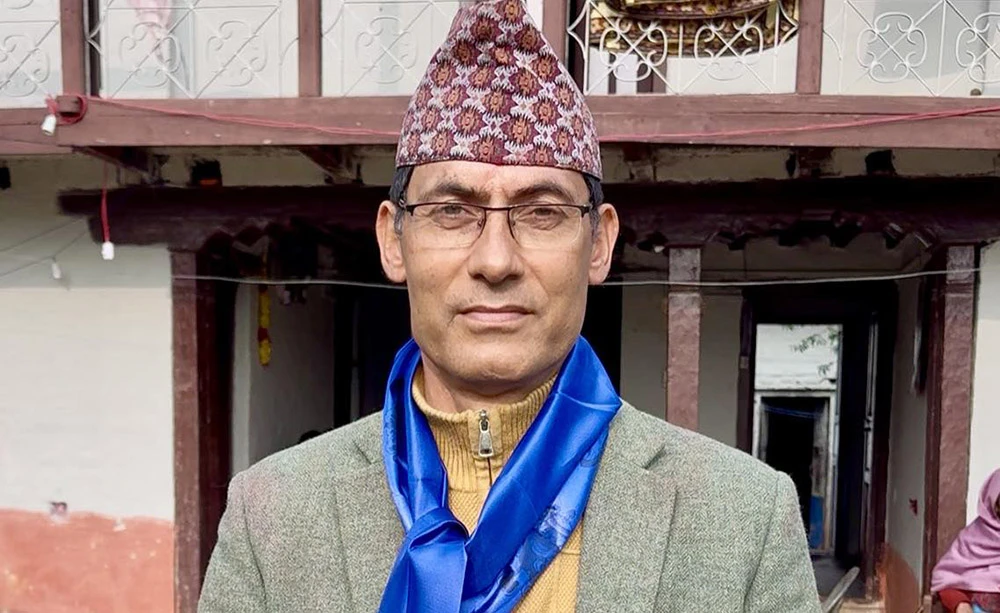 कानुन बनाउने कि बाटो नाप्दै हिड्ने सांसद ज्यु ?