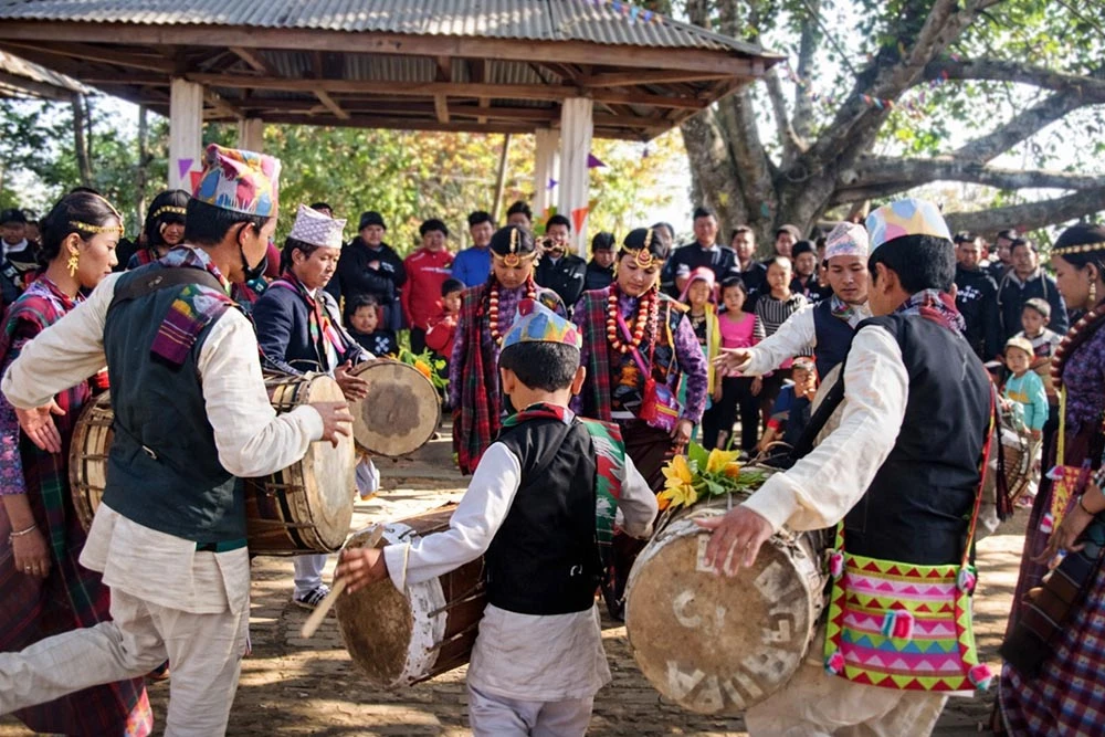 भूमेस्थानमा पूजा गरी किराँत राई समुदायले उँभौली पर्व मनाउँदै