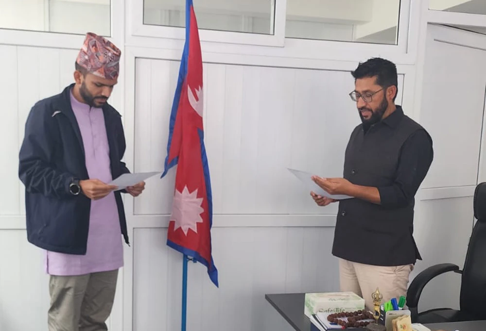 सागर ढकालले लिए रास्वपाको केन्द्रीय सचिवालय सदस्यको शपथ