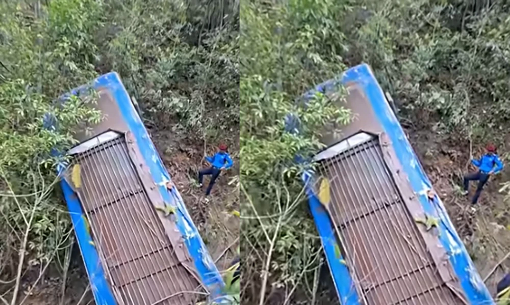 सप्तरीमा बस दुर्घटना, एकजनाको मृत्यु, ११ जना घाइते