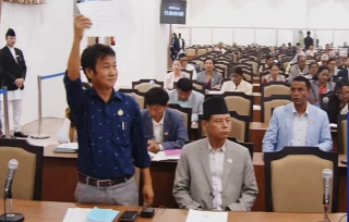 संसदमा हर्क साम्पाङको सभामुखलाई आग्रह- या  प्रधानमन्त्रीलाई बोलाउनुस या त मलाई निकाल्नुस !