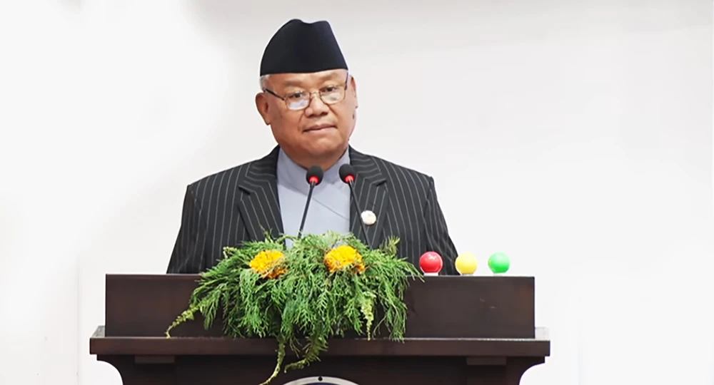 विपक्षीको नाराबाजीका बीच सभामुखले चलाए संसद