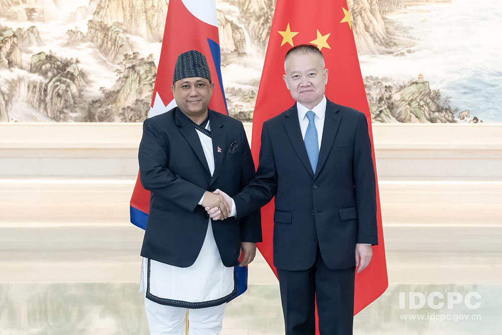 परराष्ट्रमन्त्री शिशिर खनालले राहदानी संशोधन विधेयक माथि विचार गरियोस् भन्ने प्रस्ताव प्रस्तुत गर्ने