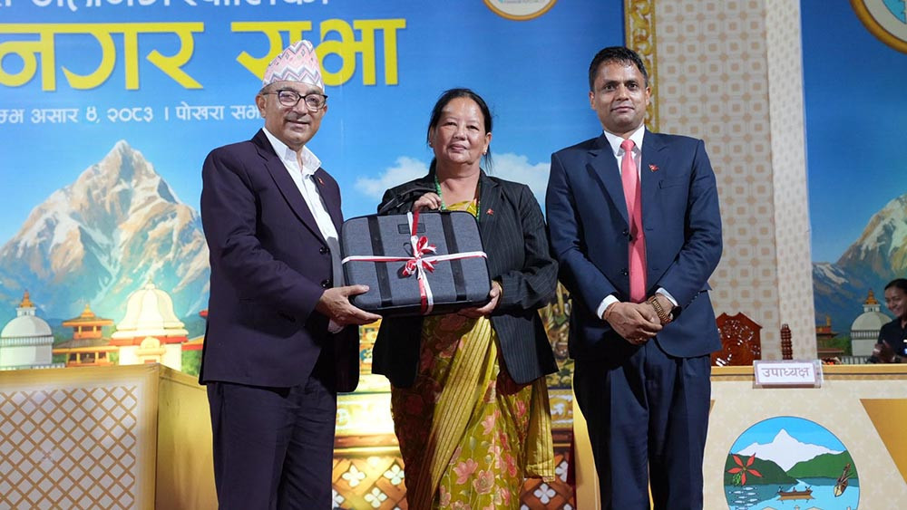 जीर्ण फ्लेक्स र साइनबोर्ड सात दिनभित्र हटाउन पोखरा महानगरको निर्देशन