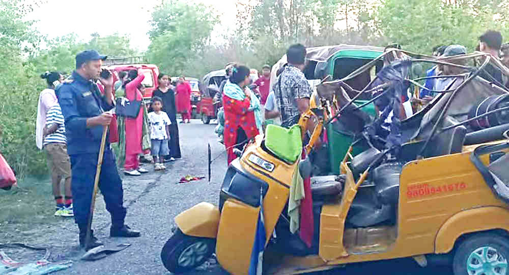 रोल्पामा अटो दुर्घटना हुदा चालकसहित ७ जना घाइते