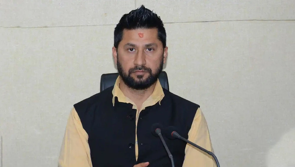 रवि लामिछाने र डा. स्वर्णिम वाग्लेबीच काभ्रेको रिसोर्टमा अर्थपूर्ण भेटवार्ता