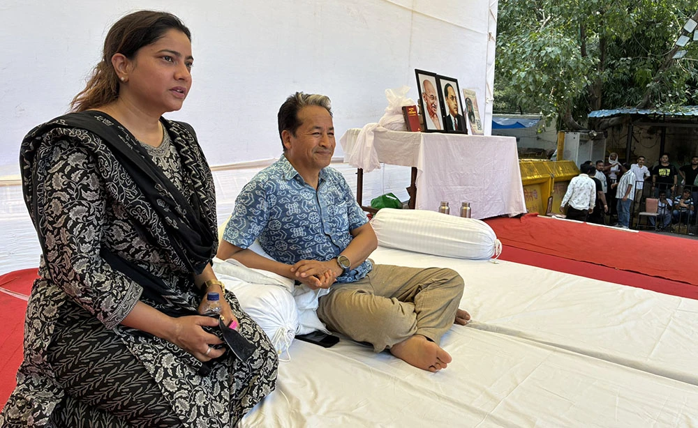 भारतका सामाजिक अभियन्ता वाङचुकको दिल्लीस्थित जन्तर-मन्तरमा अनिश्चितकालीन अनशन