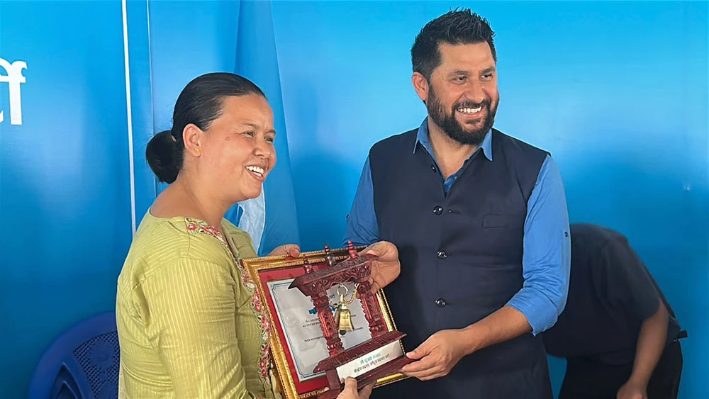 रास्वपाका निर्वाचित पदाधिकारी तथा केन्द्रीय सदस्यलाई प्रमाणपत्र वितरण