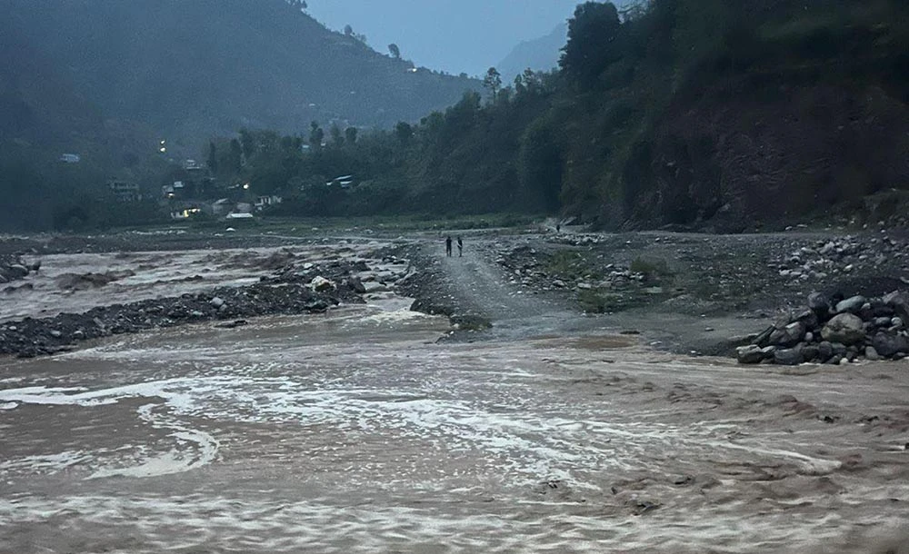 बीपी राजमार्गको आवागमन पूर्ण रूपमा बन्द