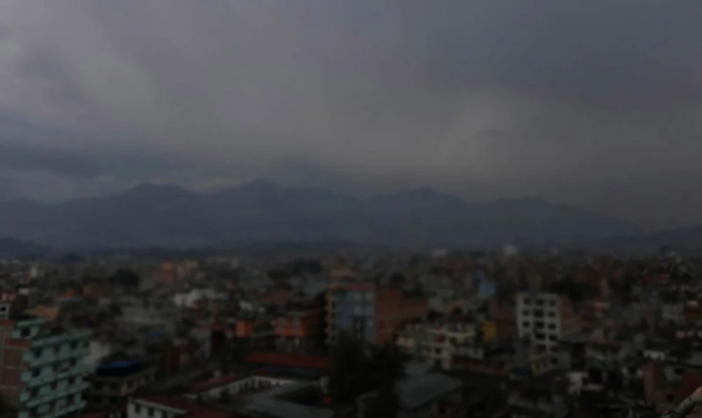 अविरल वर्षाले देशभरका दर्जनौँ सडक अवरुद्ध