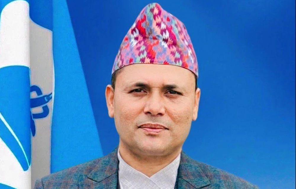 रास्वपाको झन्डा राखेको जिपबाट मदिरा र खाद्यान्नसहितका सामग्री बरामद