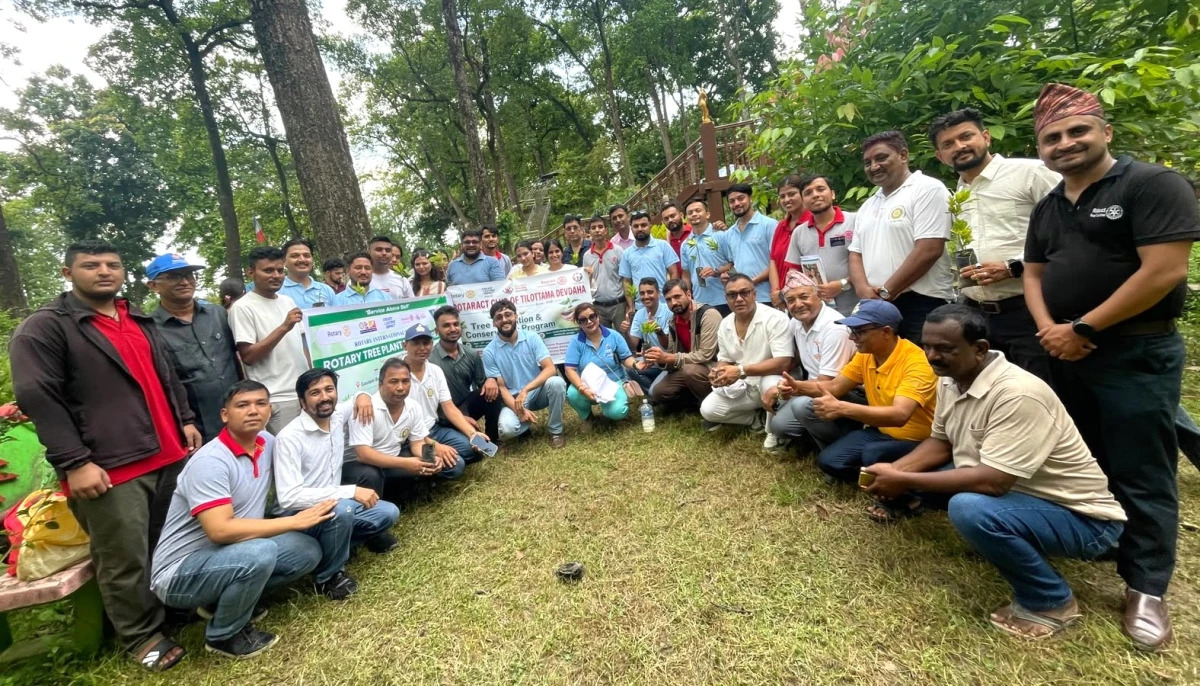 क्रान्तिकारीको 'एक विद्यार्थी, एक विरुवा' अभियान : बुटवलमा ६०० विरुवा रोपियो