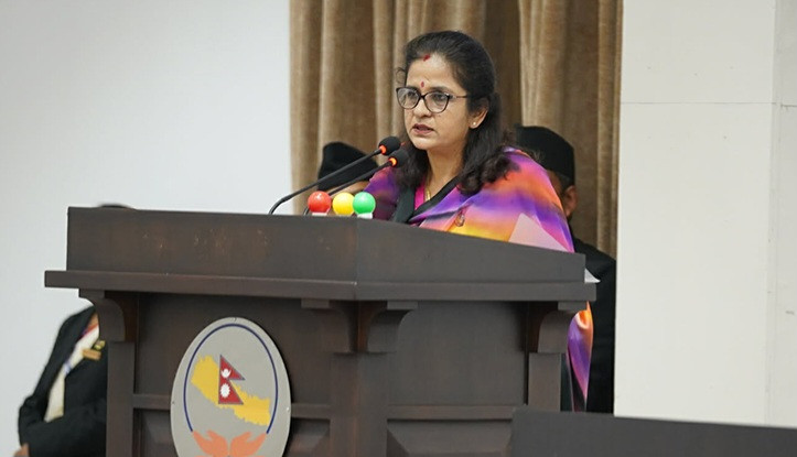 आपूर्ति मन्त्री गौरी कुमारीले खानी तथा खनिज पदार्थ विधेयक माथि विचार गरियोस भन्ने प्रस्ताव प्रस्तुत गर्ने