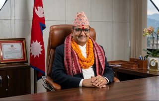 सुदूरपश्चिमका मुख्यमन्त्री भट्टले आज प्रदेशसभाबाट विश्वासको मत लिदै