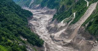 बाढीपछि चीनतर्फ नेपालका १०४ सहित २६१ विदेशी नागरिक बेपत्ता
