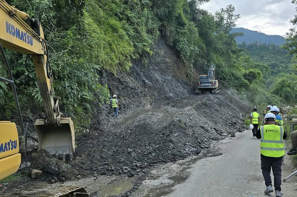 सडक विभाग भन्छ कृष्णभिरमा ग्याबियन झरे पनि सडकमाथिको भाग सुरक्षित