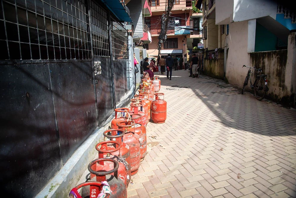 काठमाडौँमा ग्यासको मूल्य बढाइयो, ढुवानी खर्च उपभोक्ताको थाप्लोमा