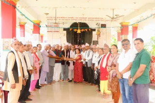 ब्राह्मण समाज देवदहद्वारा भोटेकोशी बाढी प्रभावितका लागि १ लाख २७ हजार सहयोग