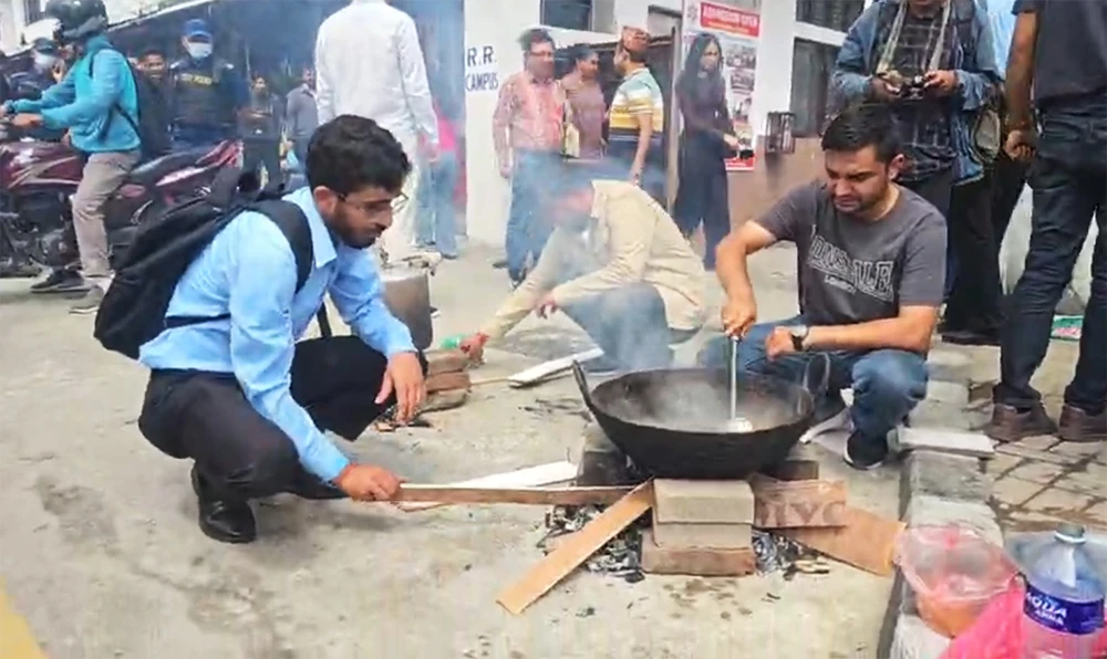 काठमाडौँमा ग्यासको मूल्य बढाइयो, ढुवानी खर्च उपभोक्ताको थाप्लोमा