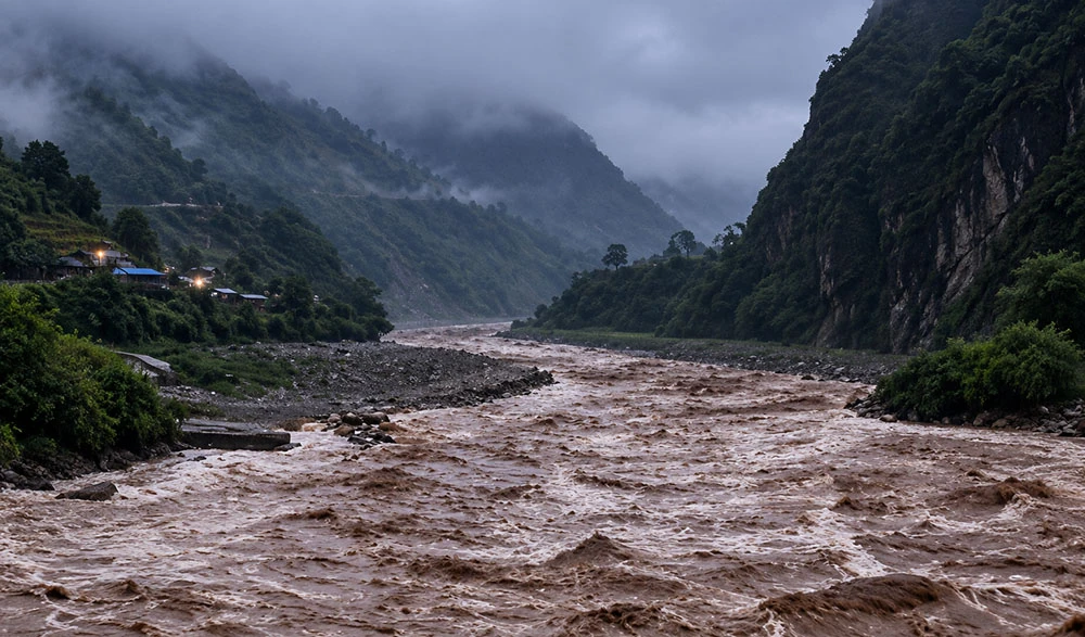बाढीले कागजपत्र गुमाएका ग्राहकलाई वित्तीय सेवाको पहुँच सुनिश्चित गर्न राष्ट्र बैंकको निर्देशन